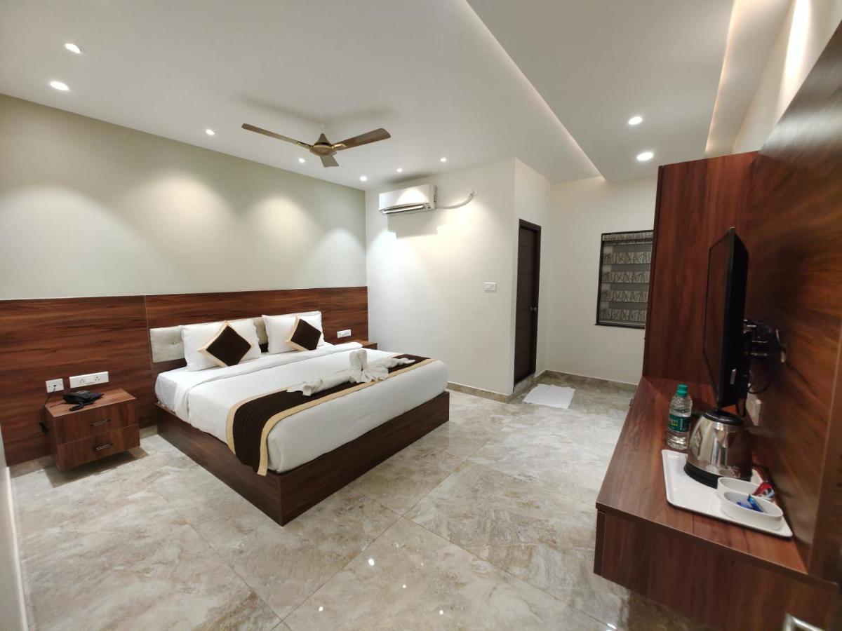 Hotel Thousand Pillars Warangal Bagian luar foto