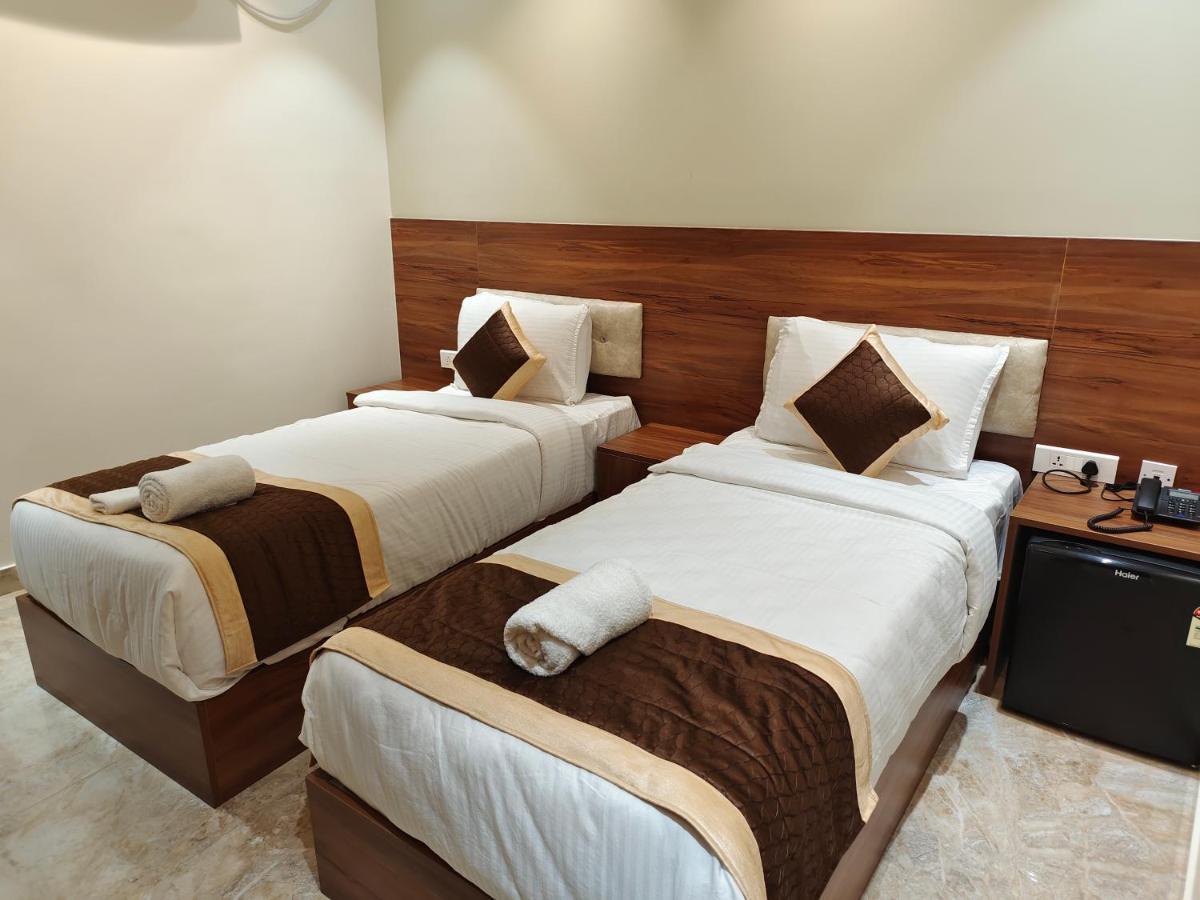 Hotel Thousand Pillars Warangal Bagian luar foto