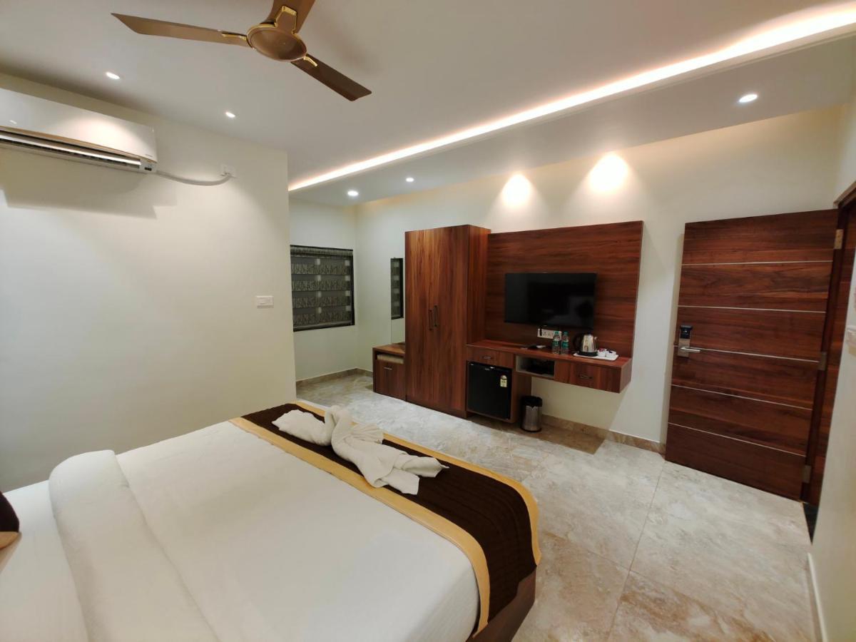 Hotel Thousand Pillars Warangal Bagian luar foto